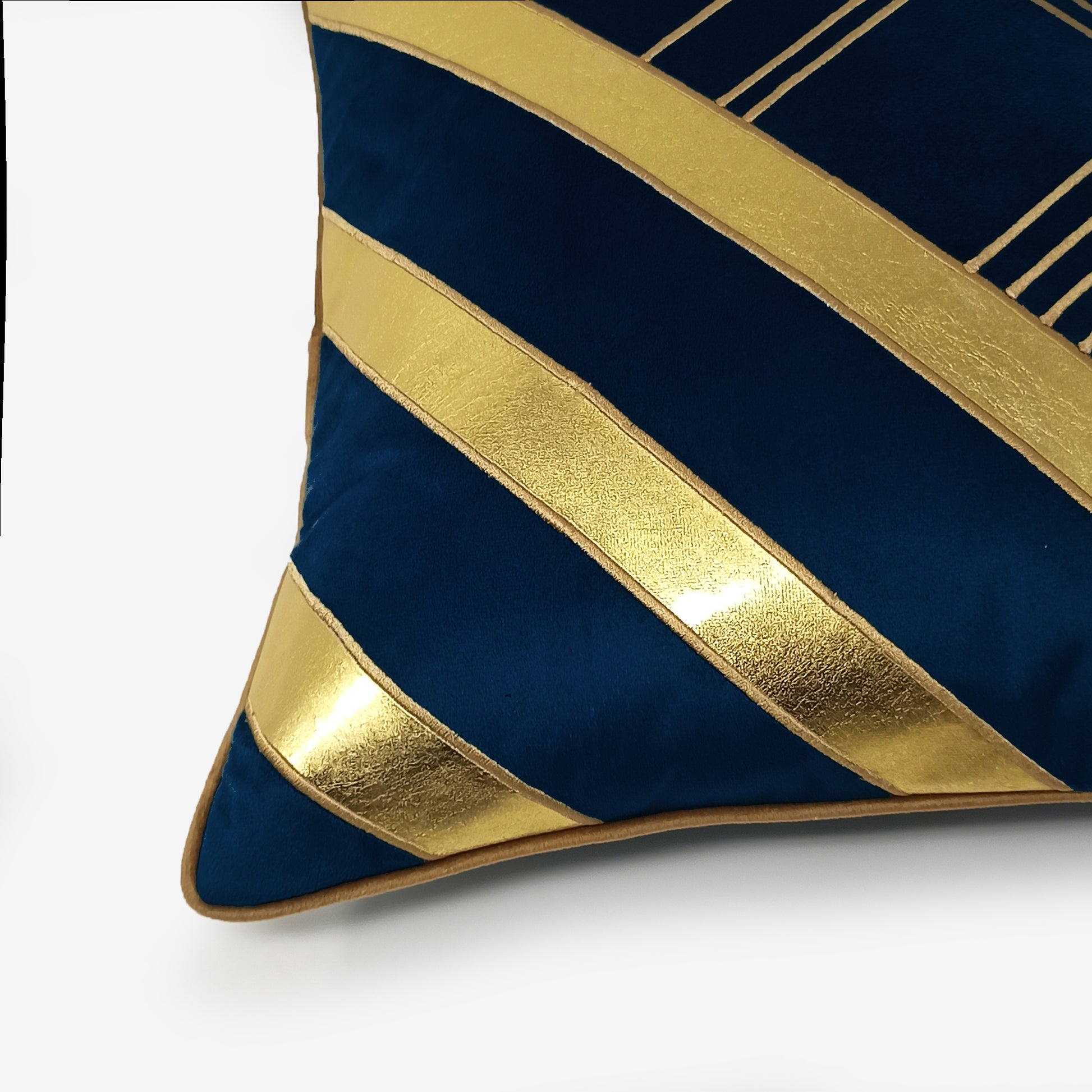 Solidus Geometric Decorative Cushion Cover